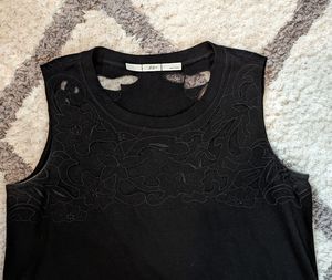 Gibson illusion neck tank